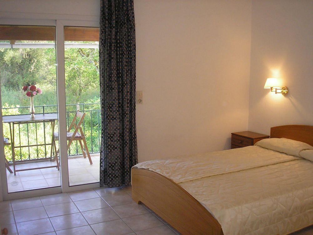 Villa Avra Dassia  Exteriör bild