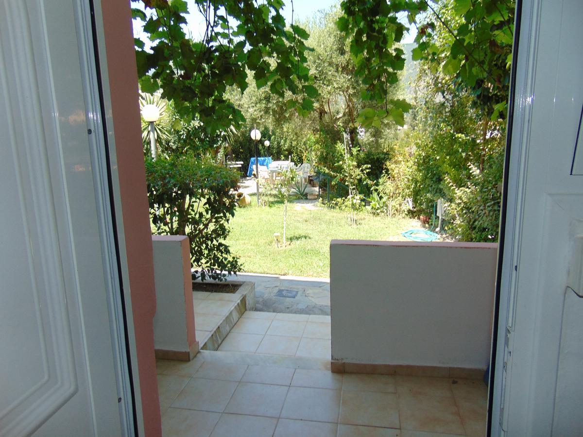 Villa Avra Dassia  Exteriör bild