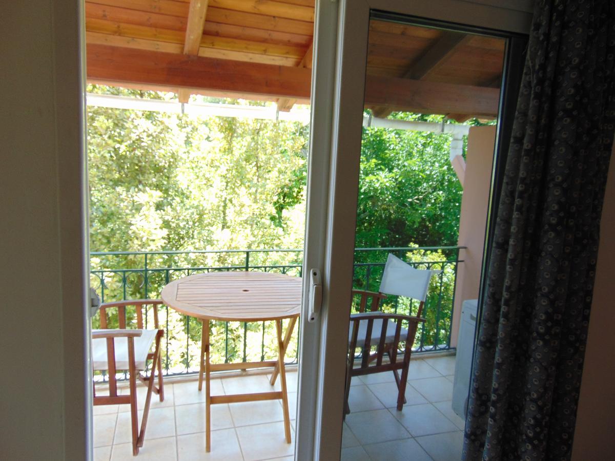 Villa Avra Dassia  Exteriör bild