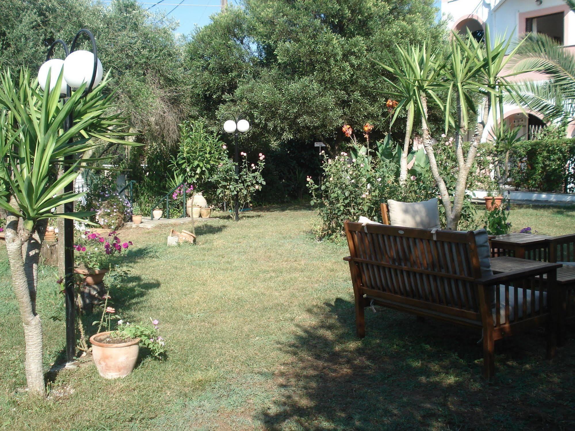 Villa Avra Dassia  Exteriör bild