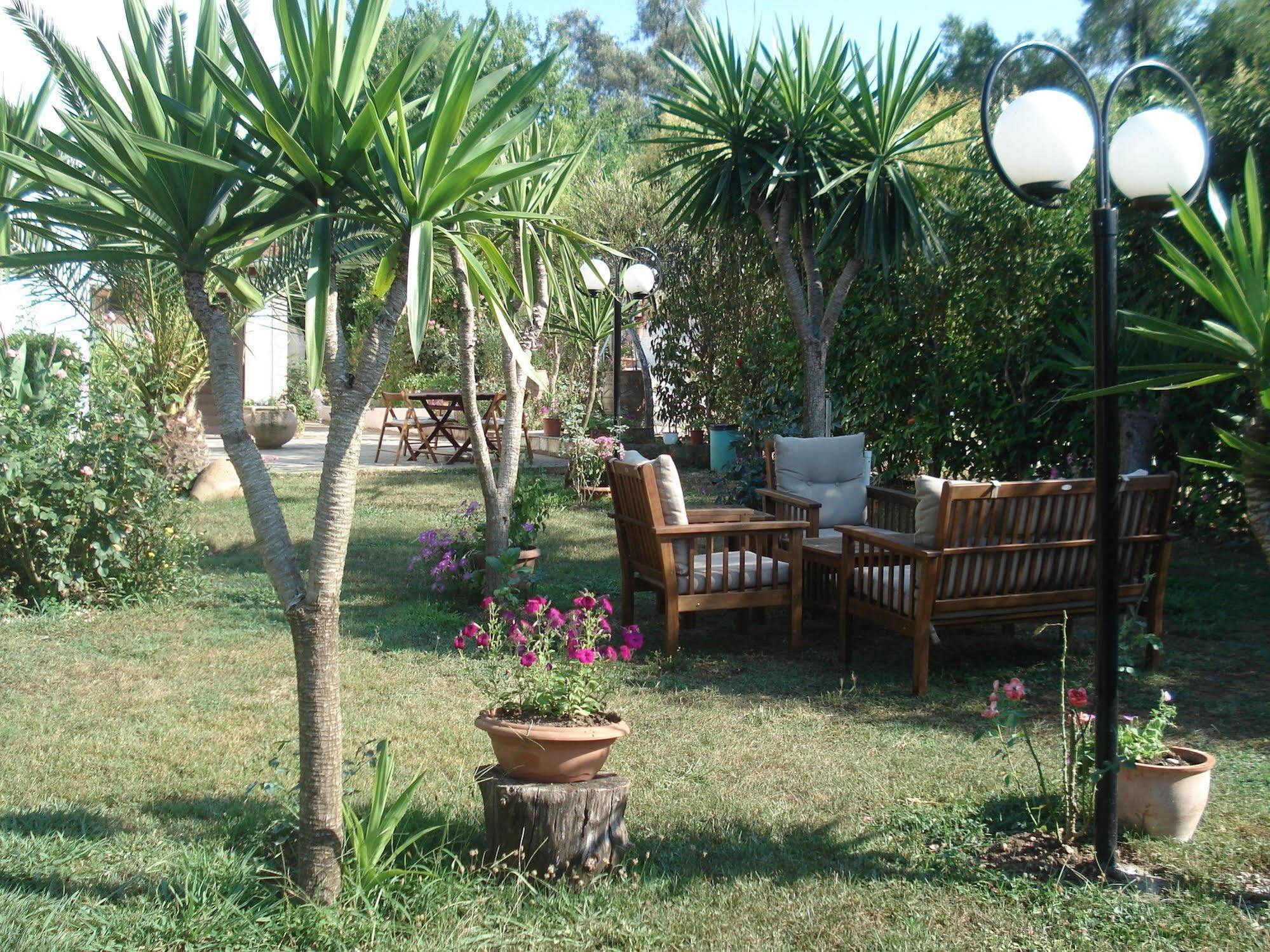 Villa Avra Dassia  Exteriör bild